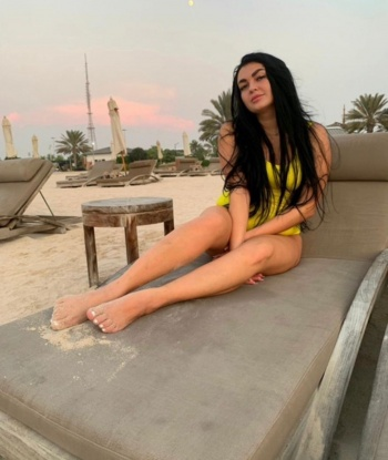 Опыт и страсть сочетаются во мне, чтобы воплотить в жизнь твои самые сокровенные фантазии. В моих услугах ты найдешь полное расслабление и наслаждение. Я готова подарить тебе незабываемые моменты, где каждая минута будет наполнена страстью и нежностью. Мои возможности безграничны, я открыта для экспериментов и новых ощущений. Не бойся показать мне свои самые сокровенные желания, ведь мне важно сделать тебя счастливым. Мои отзывы говорят о моем профессионализме и безупречном сервисе. Загляни в мои фотоальбомы, чтобы убедиться в моей потрясающей внешности. Живу в Москве, так что не упусти возможность провести со мной незабываемое время. 🌹💋 14085, 22 года